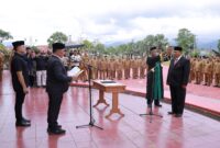 Bupati Aceh Besar, H. Muharram Idris, resmi melantik Bahrul Jamil, SSos, MSi sebagai Sekda Aceh Besar secara definitif, Pelantikan dan pengambilan sumpah jabatan digelar di halaman Kantor Pemkab Aceh Besar, Kota Jantho, Senin (14/7/2025).