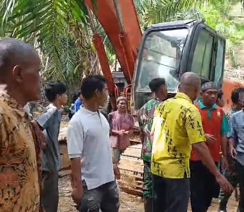 Ratusan warga sambangi Lokasi Hutan adat yang akan dijadikan lahan Perkebunan