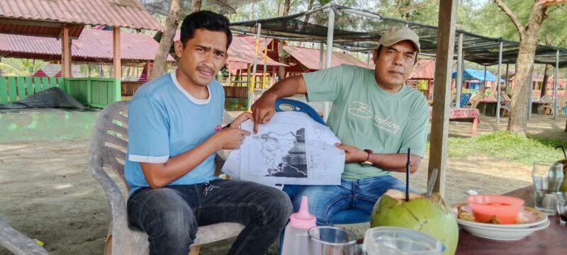 Ketua Kelompok Tani Delong Durung Nasrullah (kanan)