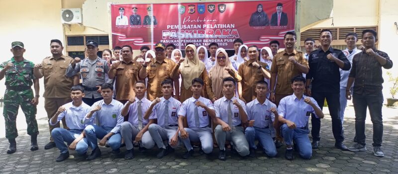 Foto bersama usai Apel Pemusatan Pelatihan Paskibraka kota Langsa