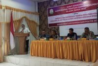 Kaban Kesbangpol Aceh Dedi Yuswadi AP (di podium) saat memberikan arahan sekaligus pembukaan rapat koordinasi 