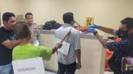 Polres Aceh Tenggara telah berhasil mengungkap tabir di balik kasus pembunuhan berencana yang menyebabkan lima orang meninggal dunia dan satu orang lainnya mengalami luka serius. Kamis 03/07/2025.