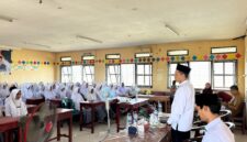 Kepala Kantor Kementerian Agama (Kakankemenag) Pidie Jaya, Mulyadi, hadir langsung dan memberikan wejangan penuh makna kepada para siswa baru.Selasa, 15 Juli 2025