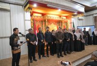 Wakil Gubernur Aceh, H. Fadhlullah, S.E  Aceh resmi kukuhkan pengurus baru Aceh Australian Alumni (AAA) periode 2025–2028 berlangsung di Aula Pendopo Wakil Gubernur Aceh, Rabu malam (6/8/2025)