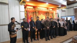 Wakil Gubernur Aceh, H. Fadhlullah, S.E  Aceh resmi kukuhkan pengurus baru Aceh Australian Alumni (AAA) periode 2025–2028 berlangsung di Aula Pendopo Wakil Gubernur Aceh, Rabu malam (6/8/2025)