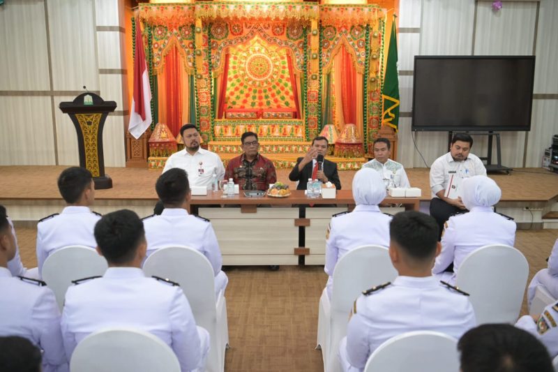 Fadhlullah saat menerima kunjungan Purna Praja IPDN Angkatan 32 di Rumah Dinas Wakil Gubernur Aceh, Jumat (15/8/2025).