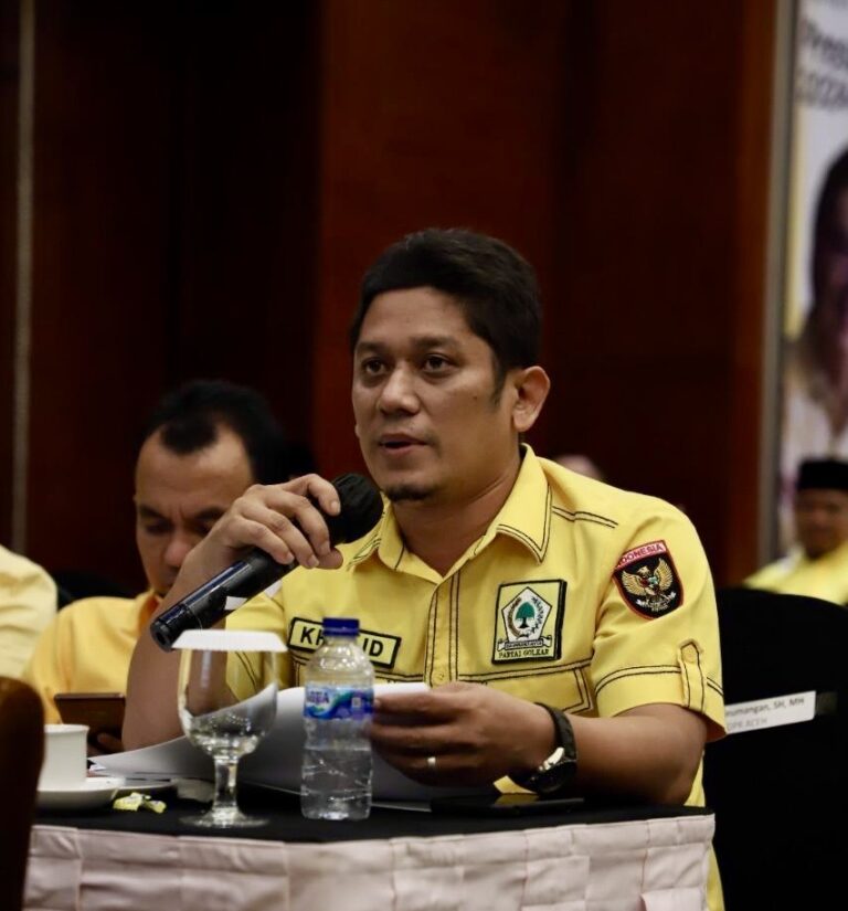 Anggota DPR Aceh Fraksi Golkar, Khalid, S.Pd.I, menyatakan setiap kader partai berhak mendapat perlindungan hukum selama proses penyelidikan. Pendampingan ini adalah tanggung jawab moral dan organisasi