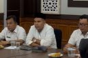 Lomba Guru dan Tenaga Kependidikan Berprestasi Aceh 2025 resmi ditutup pada Jumat, 21 November 2025 oleh Plt. Kepala Dinas Pendidikan Aceh, Murthalamuddin, S.Pd., M.Pd. Setelah proses penilaian yang dilakukan secara Zoom Meeting.