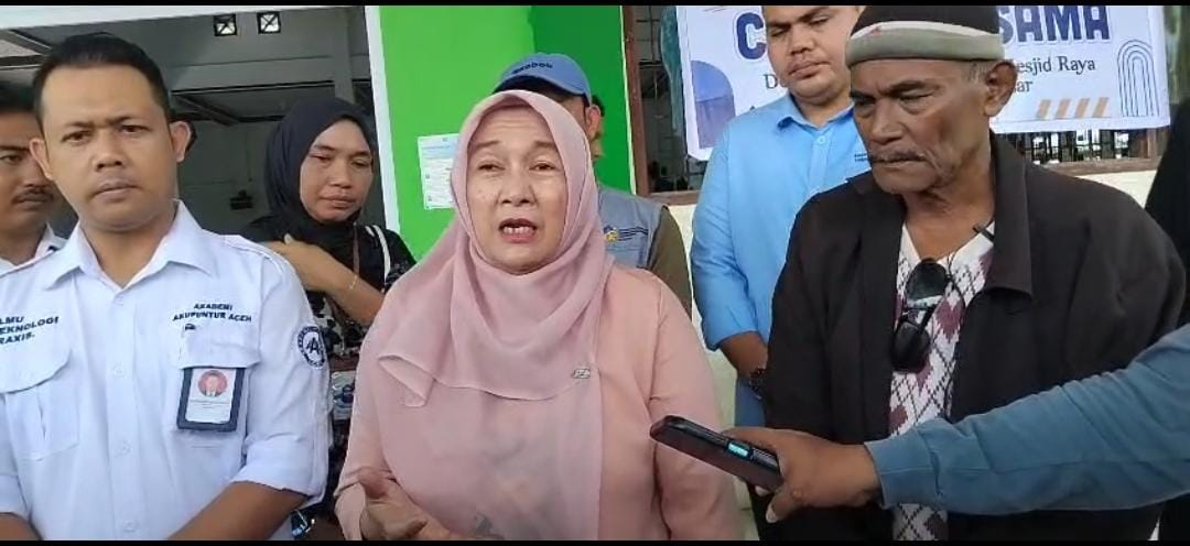 Kementerian Kependudukan dan Pembangunan Keluarga (BKKBN) melalui perwakilan BKKBN Provinsi Aceh mengunjungi Sekolah Lansia Ceria di Gampong Neuheun dan Lamnga, Aceh Besar. Sabtu 15/11/2025.