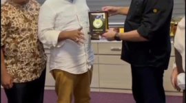 Plt. Kadisdik Aceh, Murthalamuddin, S.Pd., M.SP, menerima kunjungan Delegasi Kedutaan Besar Malaysia Jakarta yang dipimpin Dr. Hasnul Faizal bin Hushin Amri, Menteri Kedutaan (Pendidikan), bersama Encik Abdul Aziz Abdullah, Atase Pendidikan.