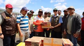 Wali Nanggroe Aceh, Paduka Yang Mulia Tgk. Malik Mahmud Al Haythar, melakukan kunjungan langsung ke wilayah terdampak banjir di Kabupaten Bener Meriah pada Rabu 4 Desember 2025.