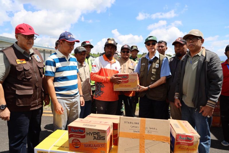 Wali Nanggroe Aceh, Paduka Yang Mulia Tgk. Malik Mahmud Al Haythar, melakukan kunjungan langsung ke wilayah terdampak banjir di Kabupaten Bener Meriah pada Rabu 4 Desember 2025.