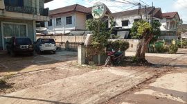 Depan Hotel Ridho di Jalan Jend.A.Yani sudah bersih dari sampah akibat banjir 