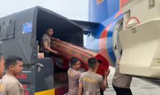 Polri Salurkan 2,1 Ton Bantuan Logistik Bencana Ke Aceh Tengah 