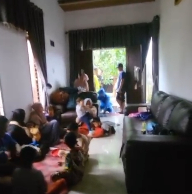 Para pengungsi di kediaman Ketua IMI Kota Langsa 