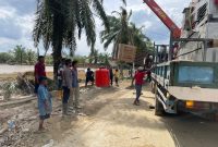 Polres Aceh Tamiang menerima dua unit Mesin Penghasil Embun Siap Minum serta dua unit genset dari Slog Mabes Polri pada Rabu, 10 Desember 2025. 