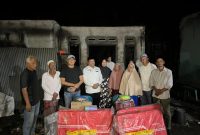 Bupati Kadinsos Bireuen Kunjungi Korban Kebakaran di Dusun Mesjid, Gampong Cot Bada Baroh, Kecamatan Peusangan, Bireuen. Senin 26/01/2026.