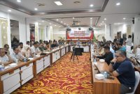 Pemerintah Aceh kembali mengintensifkan langkah penanganan pasca bencana alam dengan menggelar rapat persiapan penugasan Relawan Aparatur Sipil Negara (ASN) Tahap Dua. Rapat tersebut berlangsung di Posko Tanggap Darurat Kantor Gubernur Aceh, Kamis (1/1/2026), 