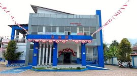 Duka mendalam menyelimuti keluarga Bairuzal (35), warga Kecamatan Meukek. Putra pertamanya, Muhammad Sultan Alfatih, balita berusia 2,6 tahun, meninggal dunia usai menjalani perawatan di Puskesmas Meukek, Selasa (06/01/2026).