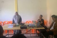 Kepala Bappeda Aceh Besar Rahmawati SPd MSi mendampingi masyarakat Pulo Aceh untuk menginput usulan program pembangunan, Sabtu (24/1/2025).