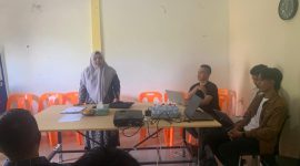 Kepala Bappeda Aceh Besar Rahmawati SPd MSi mendampingi masyarakat Pulo Aceh untuk menginput usulan program pembangunan, Sabtu (24/1/2025).