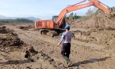 Alat Berat Bantuan Polri Kembali Dikerahkan di Langkahan