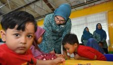 Ketua Tim Penggerak PKK Kota Banda Aceh, Dessy Maulidha, melakukan kunjungan ke PAUD Salsabila yang berlokasi di lingkungan Balai Kota Banda Aceh, Rabu (21/1/2026).