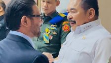 Anggota Komisi III DPR RI Fraksi PKS Dr.M.Nasir Djamil MS.i dengan Jaksa Agung Prof Dr H Sanitiar Burhanuddin SH, MM.,