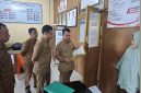 Plt Sekda Aceh Selatan memastikan seluruh layanan administrasi kependudukan di Dinas Kependudukan dan Pencatatan Sipil (Disdukcapil) Kabupaten Aceh Selatan. Senin (05/01/2026)