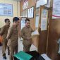 Plt Sekda Aceh Selatan memastikan seluruh layanan administrasi kependudukan di Dinas Kependudukan dan Pencatatan Sipil (Disdukcapil) Kabupaten Aceh Selatan. Senin (05/01/2026)
