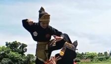 Atraksi Pencak Silat Siswa Muhammadiyah Boarding School di laksanakan berlangsung di lapangan komplek Dayah MBS Bireuen.