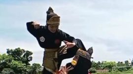 Atraksi Pencak Silat Siswa Muhammadiyah Boarding School di laksanakan berlangsung di lapangan komplek Dayah MBS Bireuen.