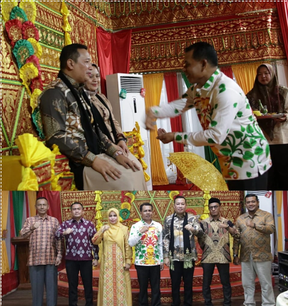 Plt Bupati Aceh Selatan H. Baital Mukadis laksanakan prosesi adat peusijuk di Hall Pendopo Bupati Aceh Selatan, Selasa (6/1/2026) malam.
