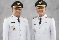 pasangan Bupati Bireuen H. Mukhlis, ST bersama Wakil Bupati Ir. H. Razuardi, M.T dalam mengemban tugas membenah Kabupaten Bireuen kini tibanya bencana alam banjir dan lonsor melanda namun beliau tidak pernah mengeluh tetap semangat mengurus masyarakat/rakyat.