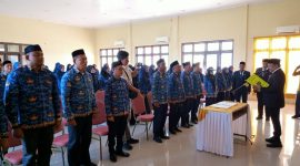 Bupati Bireuen, H. Mukhlis TA Kabeya, ST. lantik 38 kepala sekolah bersama 43 pejabat fungsional resmi diambil sumpah jabatan berlangsung di Aula Dinas Pendidikan dan Kebudayaan Kabupaten Bireuen, Jumat (27/2/2026). 