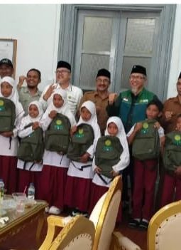 Persis Salurkan Bantuan Sekolah untuk Korban Banjir Bireuen