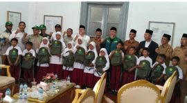 Persis menyalurkan bantuan peralatan sekolah kepada siswa terdampak banjir di Kabupaten Bireuen. Penyerahan bantuan dilakukan di Pendopo Bireuen, Senin (2/2/2026)