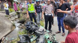 Satu unit mobil truk mitsubishi Fuso 220ps menabrak lima kendaraan roda dua dan empat saat parkir depan rumah bertempat Kampung Pante Raya, Kec Wih Pesam, Bener Meriah. Jum'at 27/02/2026.