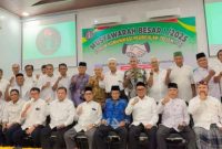 H Agussalim berfoto bersama usai terpilih secara aklamasi pada Mubes I FK.P70 untuk periode 2025-2030, di Aula Vitra Concention Hall, Sabtu, 7 Februari 2026 malam.