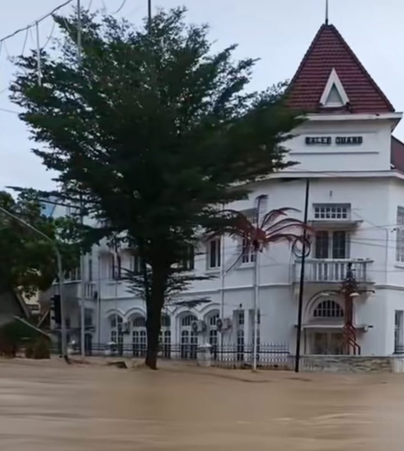 Screenshot video tiktok, Banjir di kota Langsa pada 26 November 2025 memperlihatkan gedung Museum yang terendam banjir 