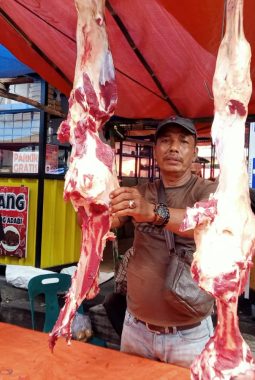 Disinyalir Faktor Ekonomi Pengaruhi Daya Minat Masyarakat Bireuen Beli Daging Meugang  