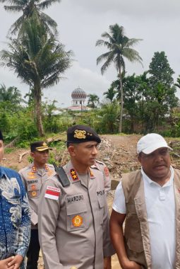 Hari Pertama Ramadhan, Kapolda Aceh Tinjau Lokasi Jembatan Putus di Jeunieb
