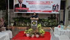 Anggota Komisi III DPR RI Fraksi PKS Dr. H. M. Nasir Djamil M. Si saat menyampaikan materi 4 Pillar MPR RI di hadapan pengurus dan anggota Barsabnas. 