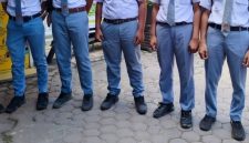 Satuan Polisi Pamong Praja dan Wilayatul Hisbah (Satpol PP WH) Kota Banda Aceh menertibkan enam orang siswa Madrasah Aliyah yang kedapatan nongkrong di salah satu warung kopi di Gampong Bandar Baru, Kec. Kuta Alam, pada jam sekolah, Senin (2/2/2026)