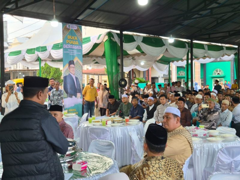 Anggota Komisi V DPR RI Fraksi Partai Kebangkitan Bangsa (F-PKB), H Ruslan Daud (HRD) buka puasa bersama di hadiri sebanyak 2.000 Masyarakat  Korban bencana Alam,Rabu 04/03/2026.
