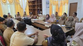 Plt Kadiskominfo Kabupaten Aceh Besar, Muhajir, SSTP, MPA didampingi Sekdis Kominfo Aceh Besar Khairul Huda SKom MM langsung melakukan silaturahmi dan tatap muka bersama jajaran ASN, PPPK dan PPPK paruh waktu lingkungan Kominfo Aceh Besar, di Ruang Rapat Dinas Kominfo Aceh Besar, Kota Jantho, Selasa (2/3/2026).