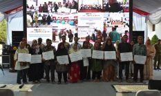 Walikota Langsa Secara Simbolis Serahkan Bantuan Korban Banjir Tahap I, Penerima Sebanyak 1.326 