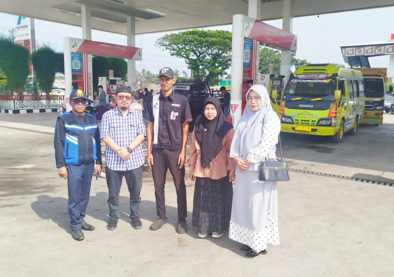 Plt Kadis Perhubungan Kota Langsa Nazaruddin bersama tim saat melakukan peninjauan ke salah satu SPBU kota Langsa