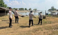 Patroli Wisata Pantai Rancung, Polisi Imbau Jaga Keselamatan saat Libur Lebaran