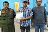 Tim Satpol-PP dan Kasie Advokasi Bidang P2UD, Iwan Apriadi turun untuk melakukan penyelidikan secara mendalam permainan ikan tembak di Gampong Paya Bujok Blang Pase, Kecamatan Langsa Kota